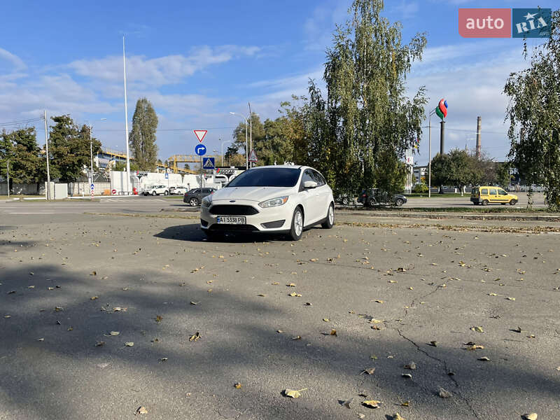 Хэтчбек Ford Focus 2015 в Киеве