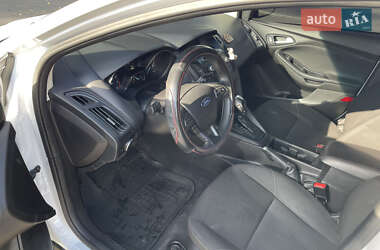 Хэтчбек Ford Focus 2015 в 