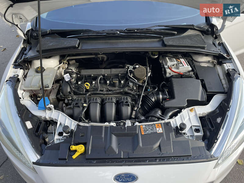 Хэтчбек Ford Focus 2015 в Киеве