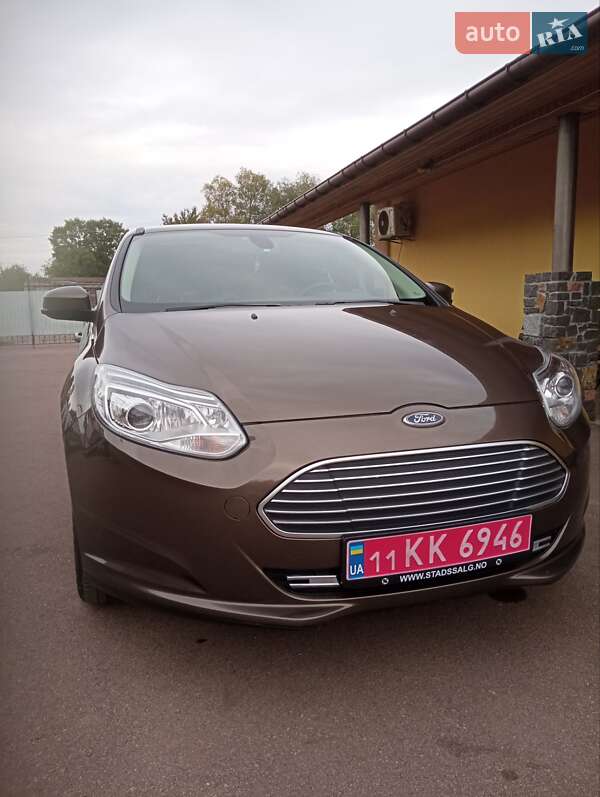 Хэтчбек Ford Focus 2018 в 