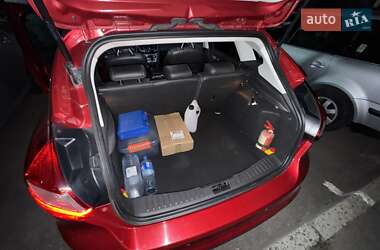 Хэтчбек Ford Focus 2011 в 