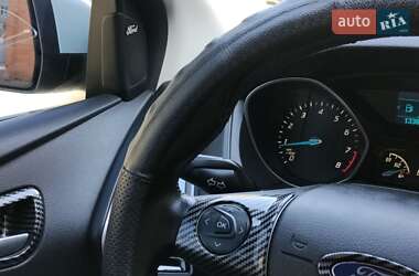 Седан Ford Focus 2012 в 