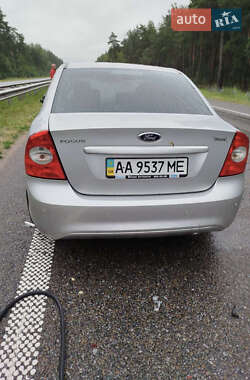 Седан Ford Focus 2011 в 