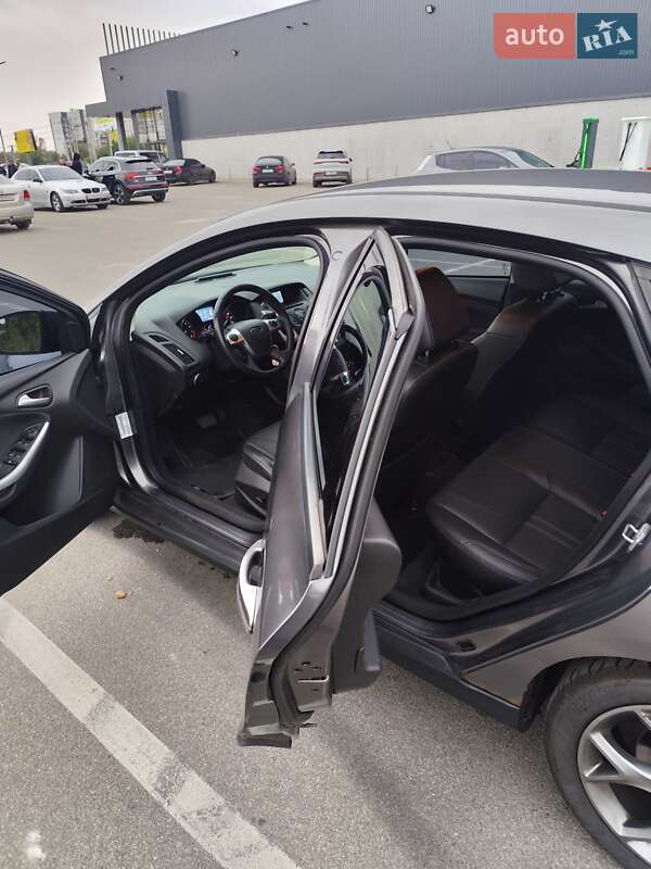 Хэтчбек Ford Focus 2013 в Ирпене