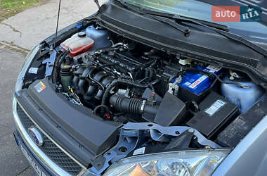 Хэтчбек Ford Focus 2007 в 
