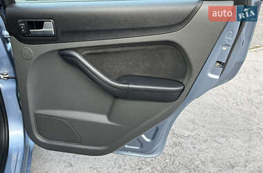 Хэтчбек Ford Focus 2007 в 