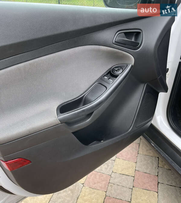 Седан Ford Focus 2013 в Стрию