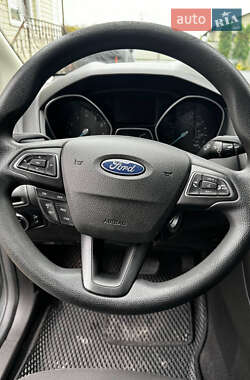 Седан Ford Focus 2016 в 