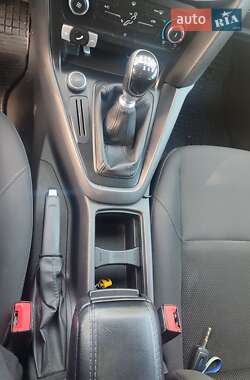 Хэтчбек Ford Focus 2015 в 