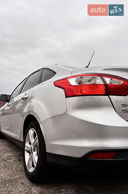 Седан Ford Focus 2012 в 