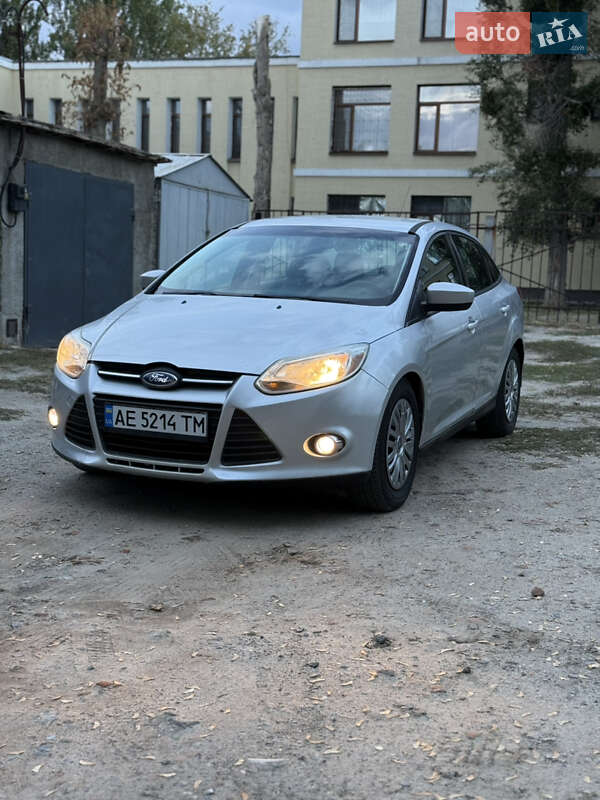 Седан Ford Focus 2011 в 