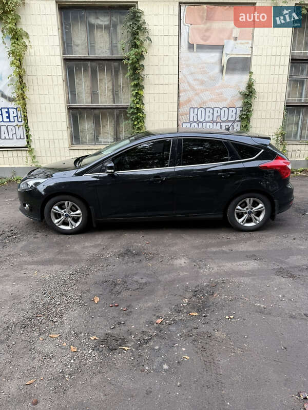 Хетчбек Ford Focus 2012 в Сумах