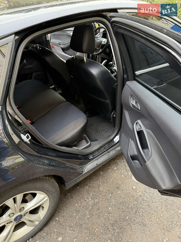 Хетчбек Ford Focus 2012 в Сумах