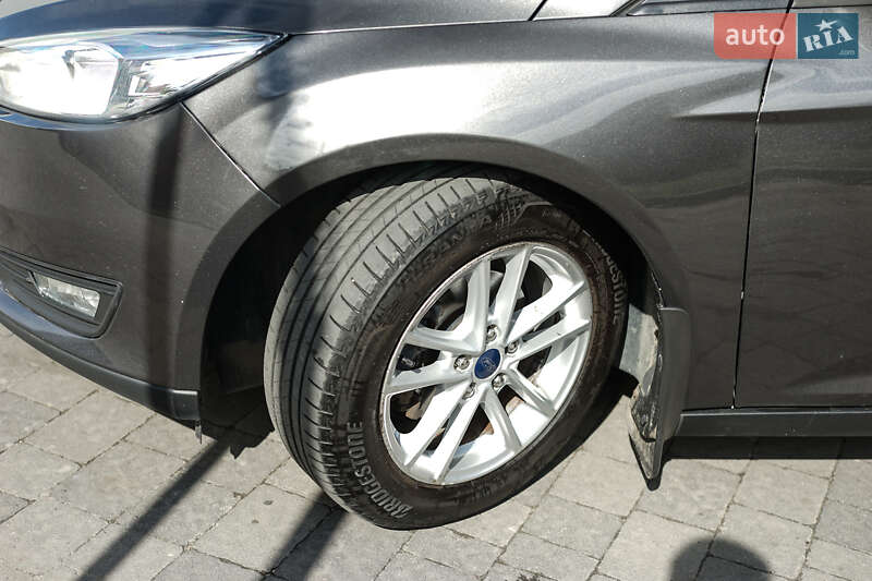 Хэтчбек Ford Focus 2015 в Львове