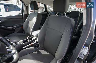 Хэтчбек Ford Focus 2015 в 
