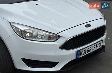 Хэтчбек Ford Focus 2015 в 