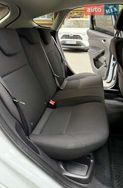Хэтчбек Ford Focus 2015 в 