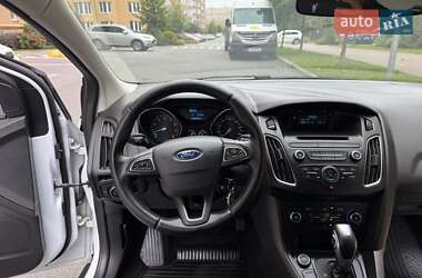 Хэтчбек Ford Focus 2015 в 