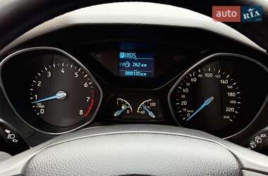Хэтчбек Ford Focus 2015 в 