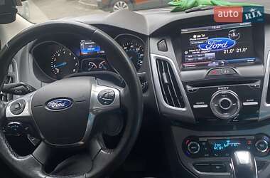 Седан Ford Focus 2014 в  фото 5 Седан Ford Focus 2014 в