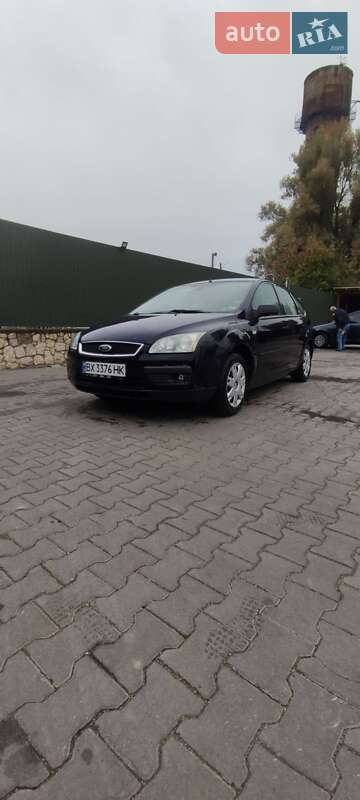 Хэтчбек Ford Focus 2006 в Волочиске