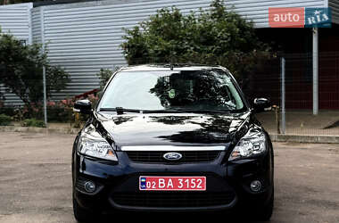 Хэтчбек Ford Focus 2009 в 
