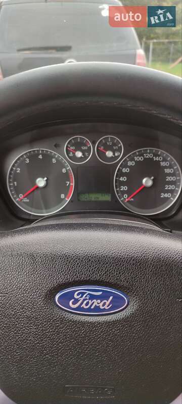 Хэтчбек Ford Focus 2006 в Волочиске