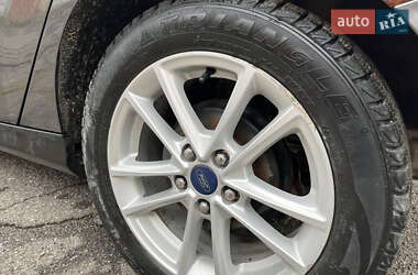 Хэтчбек Ford Focus 2017 в 