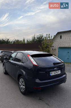 Хэтчбек Ford Focus 2011 в 