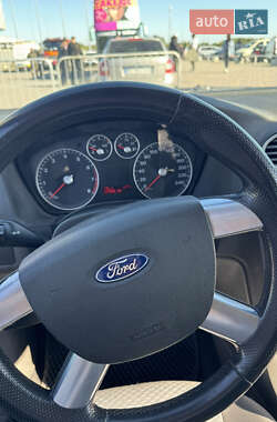 Хэтчбек Ford Focus 2007 в 