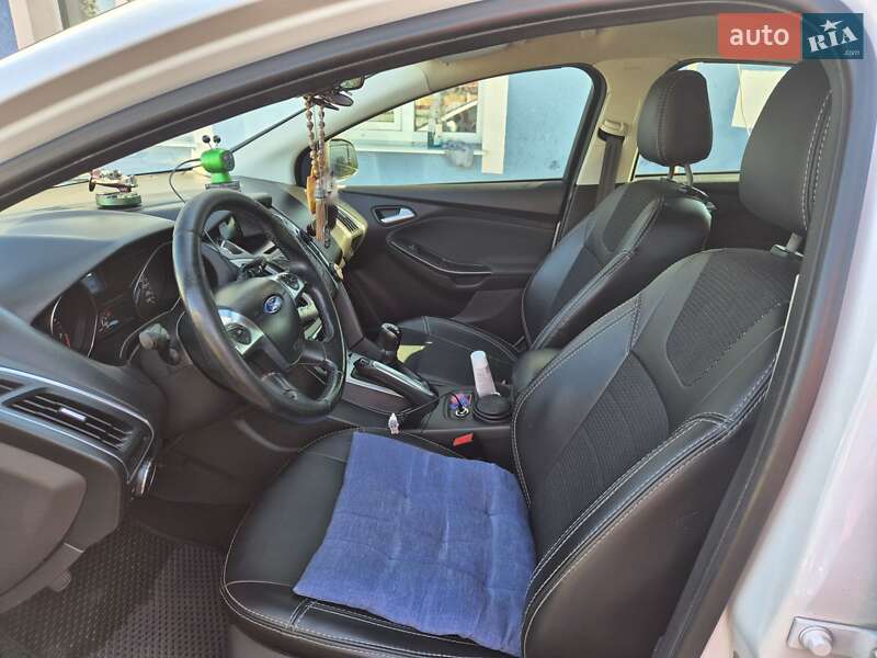 Хэтчбек Ford Focus 2013 в Полтаве