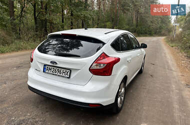 Хэтчбек Ford Focus 2012 в 