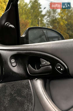 Седан Ford Focus 2003 в 