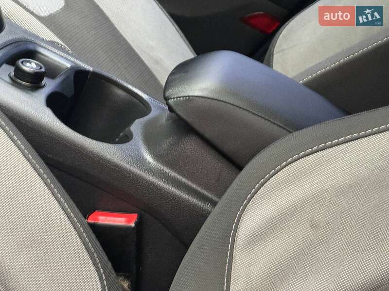 Седан Ford Focus 2013 в Охтирці