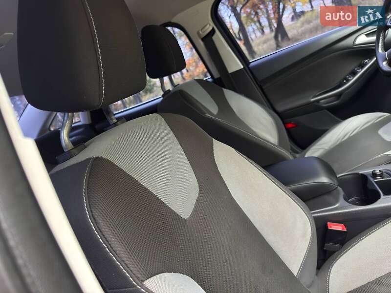 Седан Ford Focus 2013 в Охтирці