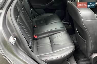 Хэтчбек Ford Focus 2011 в 