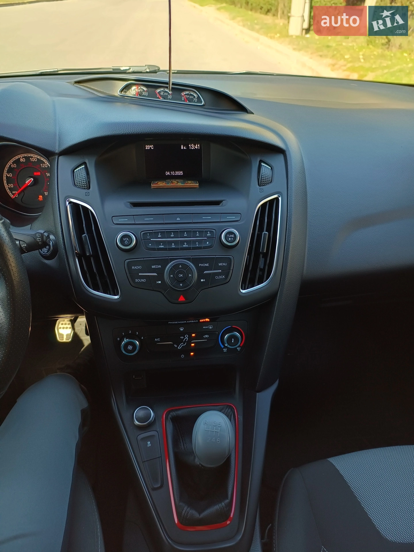 2017 Ford Focus - мініатюра 16