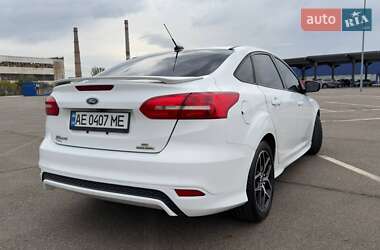Седан Ford Focus 2015 в 