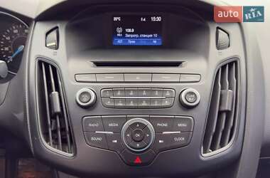 Седан Ford Focus 2015 в 