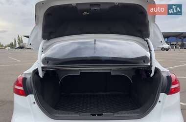 Седан Ford Focus 2015 в 