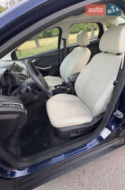 Седан Ford Focus 2016 в 