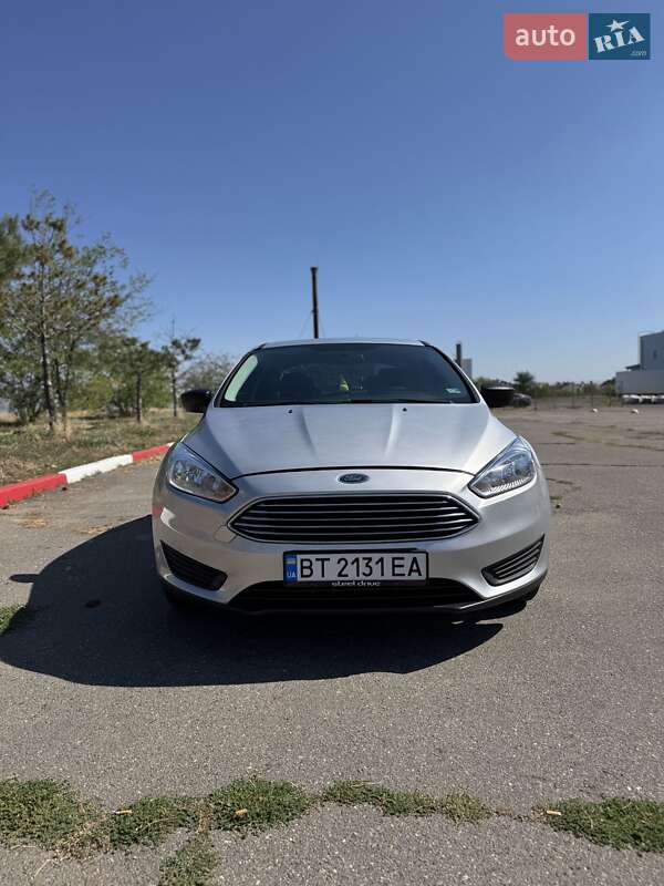 Седан Ford Focus 2015 в 