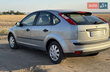 Хэтчбек Ford Focus 2004 в 