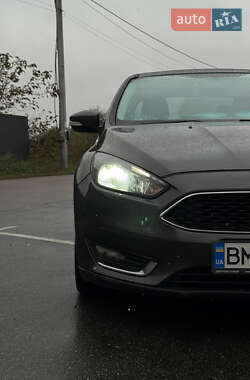 Седан Ford Focus 2015 в 