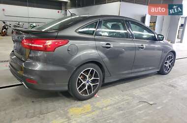 Седан Ford Focus 2015 в 