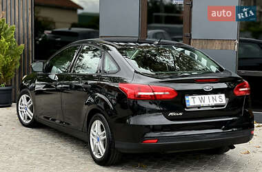 Седан Ford Focus 2015 в 