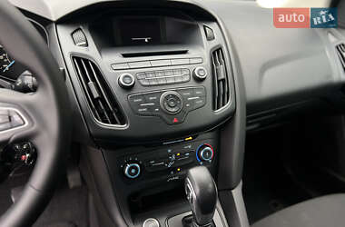 Седан Ford Focus 2015 в 
