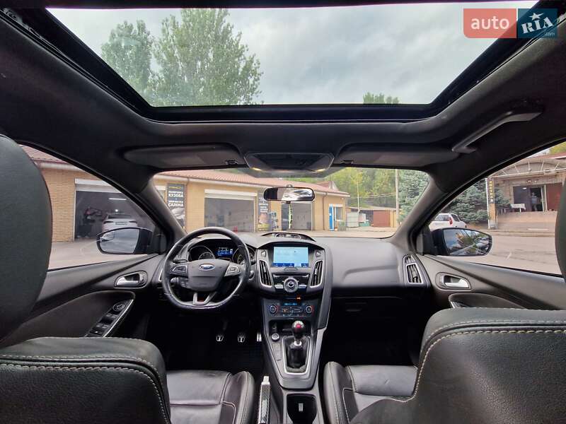Хэтчбек Ford Focus 2017 в Днепре
