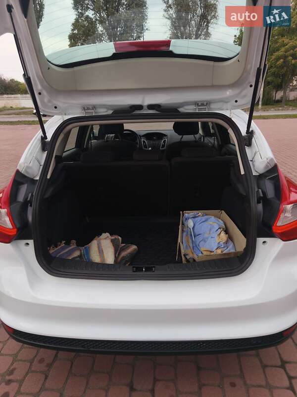 Хэтчбек Ford Focus 2014 в Каменском
