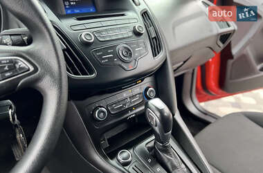 Хэтчбек Ford Focus 2015 в 